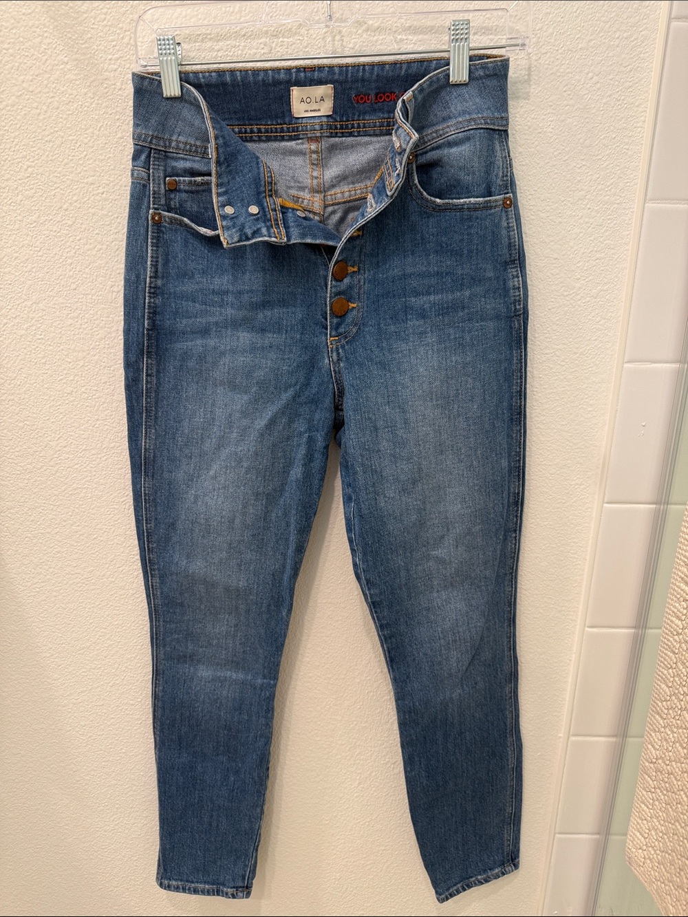 Alice + Olivia Medium Blue Skinny Button-Fly Jeans